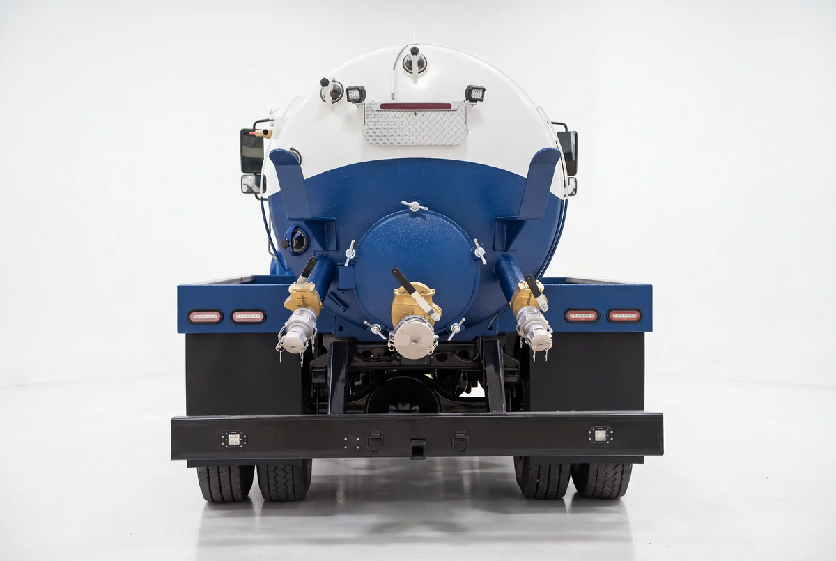 1,900 Gallon Carbon Steel Vacuum Truck | 26,000-lb GVWR